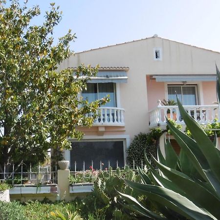 Rez De Chaussee Studio Climatise Dans Villa Aigues-Mortes Dış mekan fotoğraf