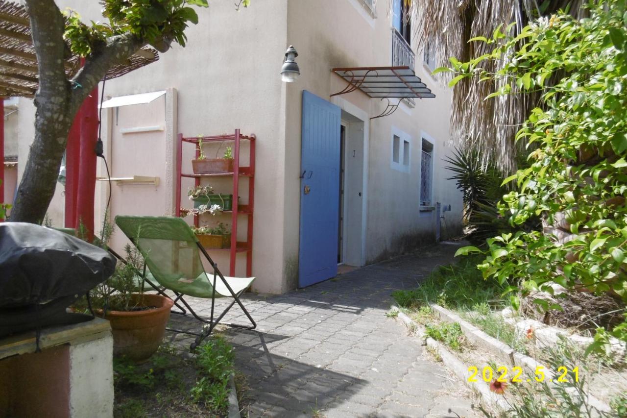 Rez De Chaussee Studio Climatise Dans Villa Aigues-Mortes Dış mekan fotoğraf