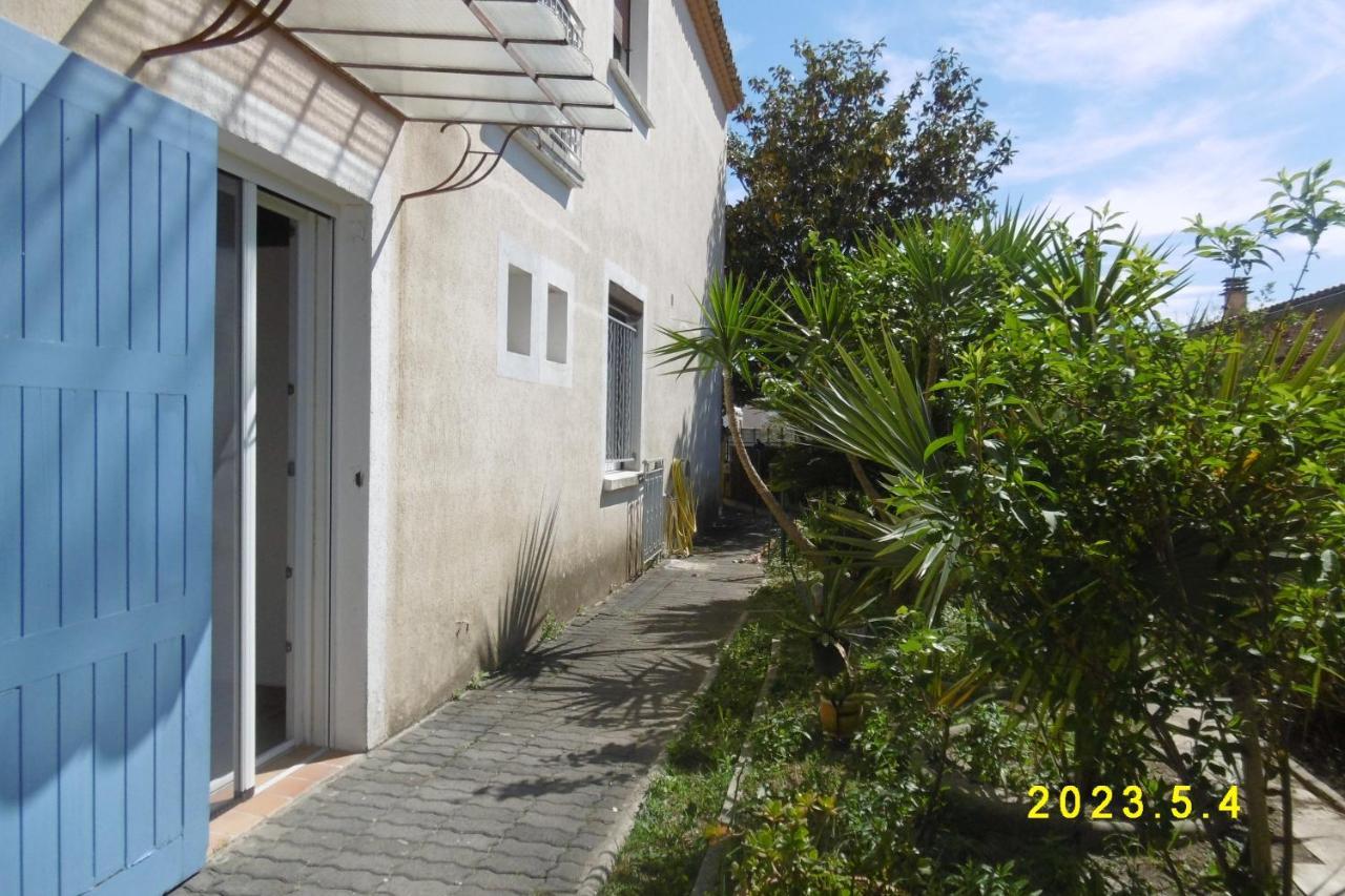 Rez De Chaussee Studio Climatise Dans Villa Aigues-Mortes Dış mekan fotoğraf