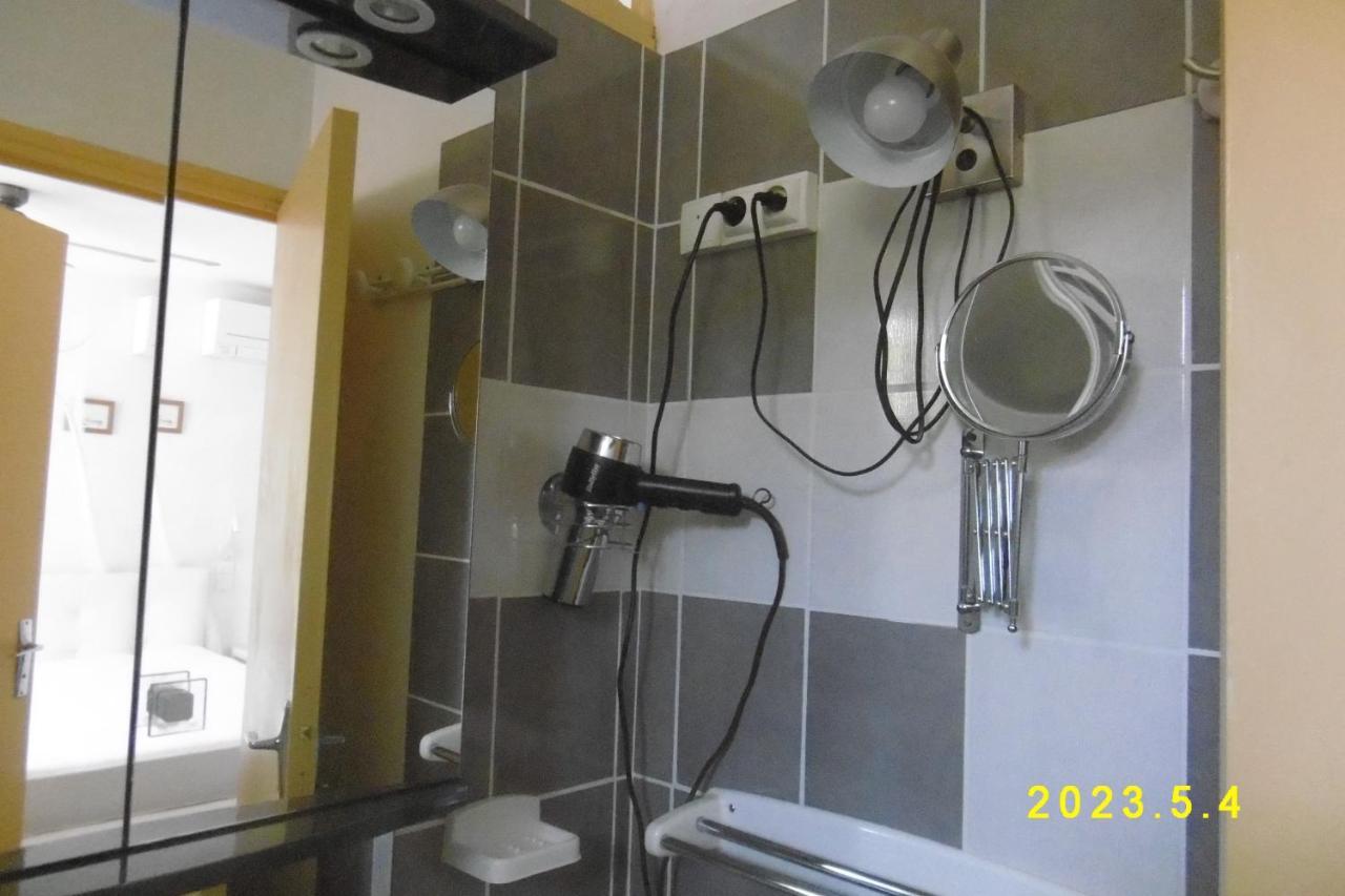 Rez De Chaussee Studio Climatise Dans Villa Aigues-Mortes Dış mekan fotoğraf