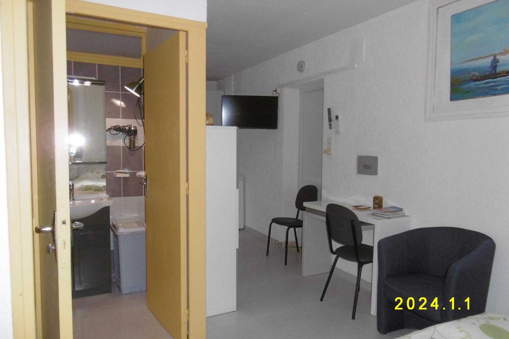 Rez De Chaussee Studio Climatise Dans Villa Aigues-Mortes Dış mekan fotoğraf